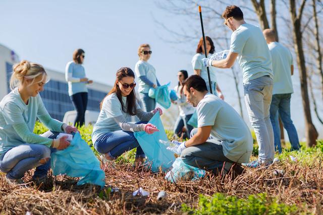 Want a Better Workplace? Encourage Employees to Volunteer
